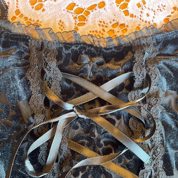 MIKK Couture black top - Picture 4 of 4